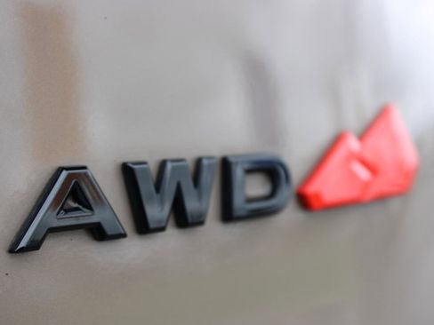 Used 2025 Nissan Rogue SV image 7