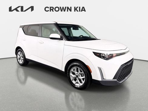 Certified 2025 Kia Soul LX w/ LX Technology Package FWD image 3