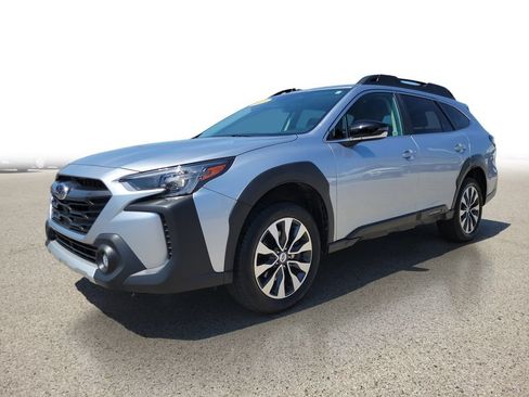 Used 2025 Subaru Outback Limited AWD/4WD image 2
