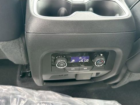 New 2025 Chevrolet Traverse LT w/ Enhanced Driving Package image 26