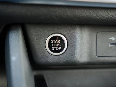 Used 2023 Nissan Rogue SV image 24