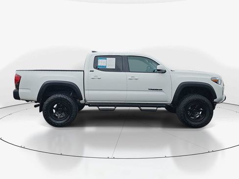 Used 2023 Toyota Tacoma SR5 RWD image 5