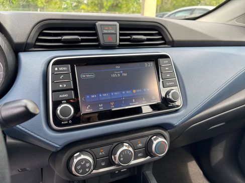 Used 2025 Nissan Versa SV FWD image 20