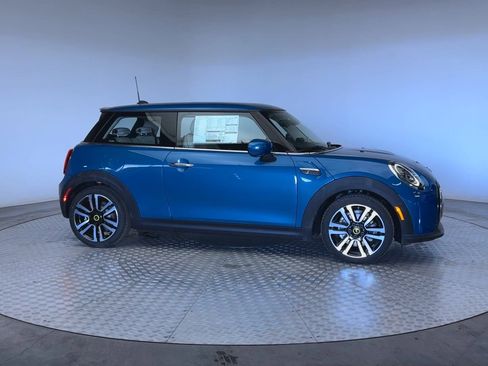 Used 2024 MINI Cooper SE FWD image 9
