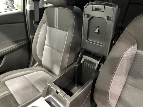 Used 2025 Chevrolet Blazer LT image 28