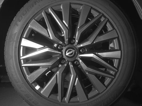 Used 2025 Nissan Altima 2.5 SV FWD image 15