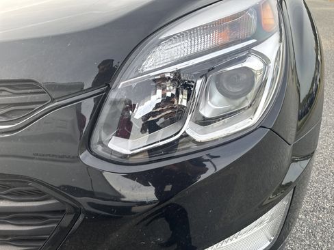 Used 2017 Chevrolet Equinox LT w/ Midnight Edition image 17