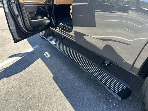 Used 2022 Jeep Grand Wagoneer Series III AWD/4WD image 19