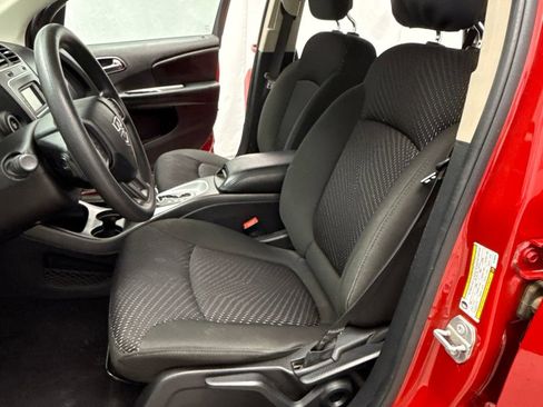 Used 2019 Dodge Journey SE FWD image 10
