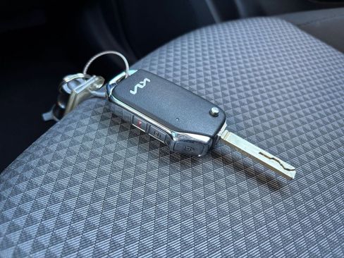 Used 2025 Kia Soul LX w/ LX Technology Package image 18