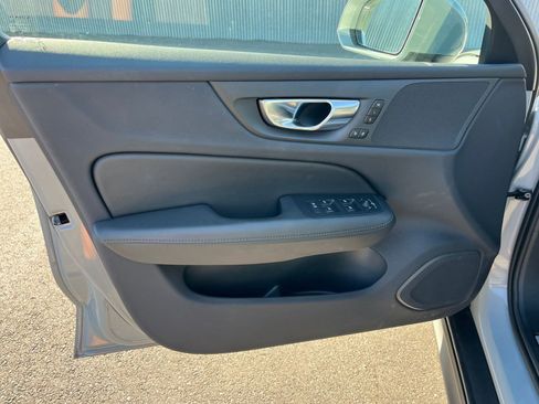 Used 2025 Volvo V60 B5 Cross Country Plus image 20