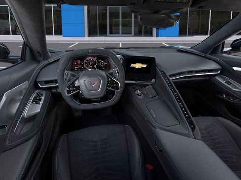 Used 2023 Chevrolet Corvette Stingray Premium Cpe w/ Z51 Performance Package RWD image 16