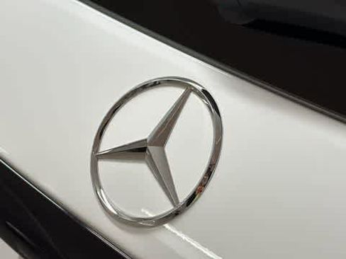 Used 2026 Mercedes-Benz GLC 300 4MATIC image 9