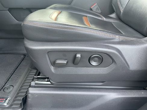 Used 2024 GMC Sierra 1500 AT4 w/ Technology Package image 11