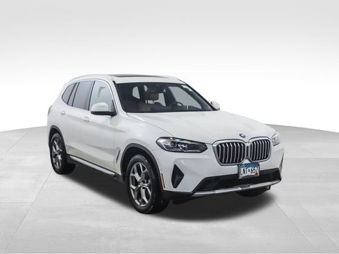 Certified 2024 BMW X3 xDrive30i w/ Premium Package image 7