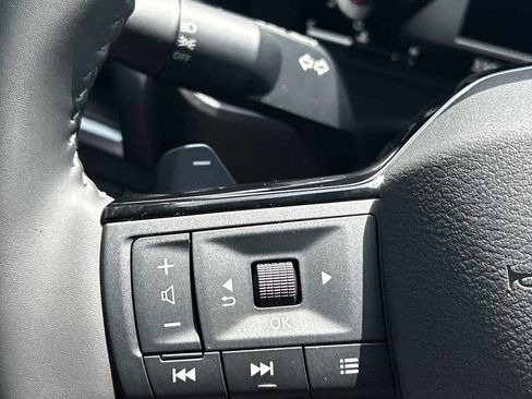 Certified 2025 Nissan Rogue Platinum w/ Platinum Premium Package FWD image 31
