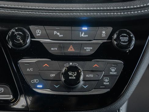 New 2026 Chrysler Pacifica Limited AWD/4WD image 24