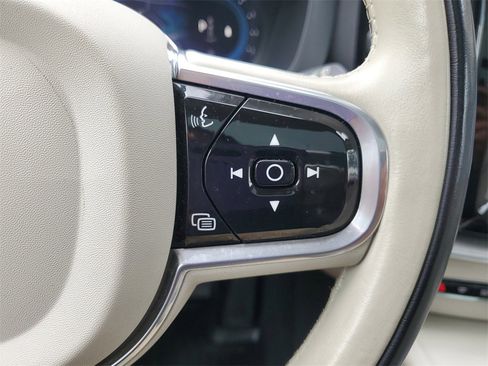 Used 2023 Volvo XC60 B5 Plus w/ Climate Package image 30