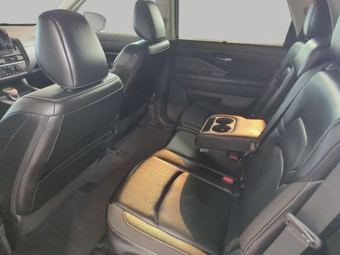 Used 2023 Nissan Pathfinder SL AWD/4WD image 23