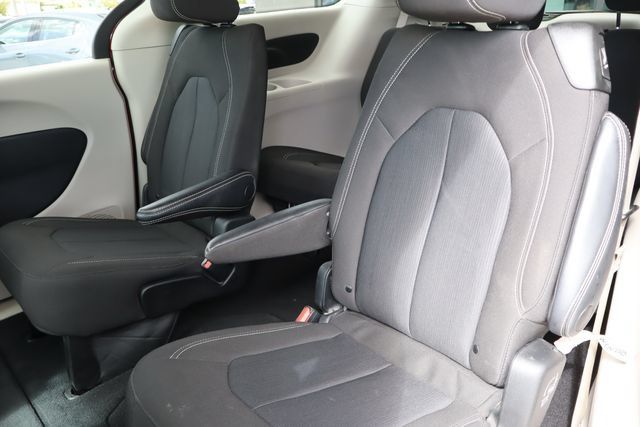 Used 2023 Chrysler Voyager LX FWD image 14