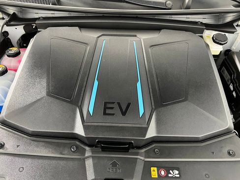 Used 2024 Hyundai Ioniq 5 SE image 33
