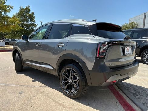 Used 2026 Nissan Kicks SR FWD image 8