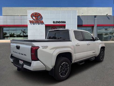 Certified 2025 Toyota Tacoma TRD Sport w/ TRD Sport Upgrade Package image 5