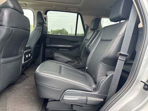 Used 2022 Ford Expedition XLT RWD image 9