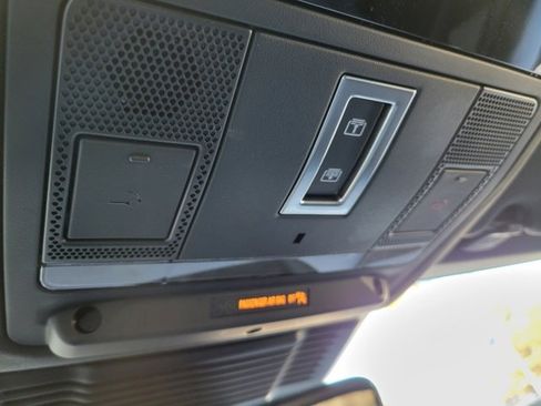 Used 2025 Land Rover Discovery Sport Dynamic SE image 38