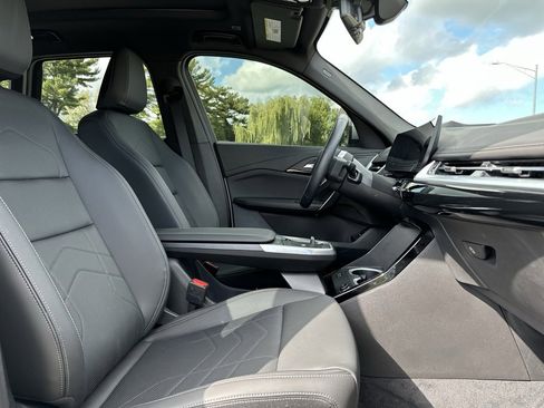 Used 2025 BMW X1 xDrive28i w/ Technology Package image 28