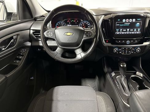 Used 2018 Chevrolet Traverse LT FWD image 11
