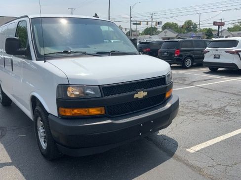 Used 2020 Chevrolet Express 2500 image 32