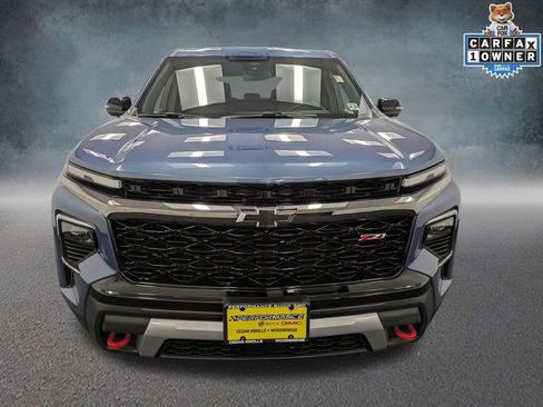 Used 2024 Chevrolet Traverse Z71 image 2