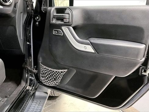 Used 2014 Jeep Wrangler Unlimited Sahara w/ Connectivity Group image 18