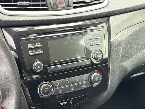 Used 2015 Nissan Rogue S AWD/4WD image 17