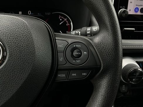 Used 2025 Toyota RAV4 XLE image 33