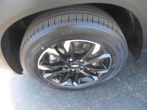 Used 2023 Chevrolet TrailBlazer LT w/ Convenience Package FWD image 14