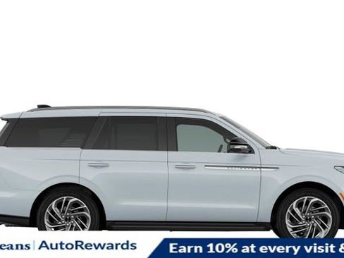 New 2026 Lincoln Navigator Premiere AWD/4WD image 3