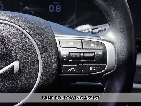 Used 2023 Kia Sportage EX FWD image 3