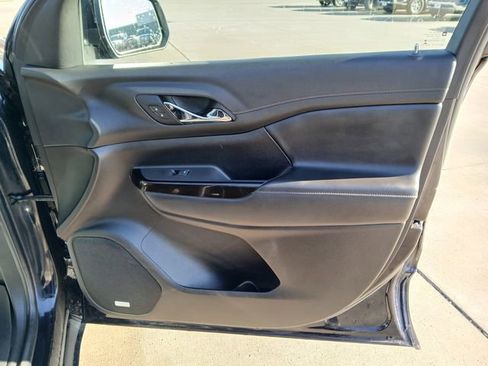 Used 2022 GMC Acadia AT4 image 14