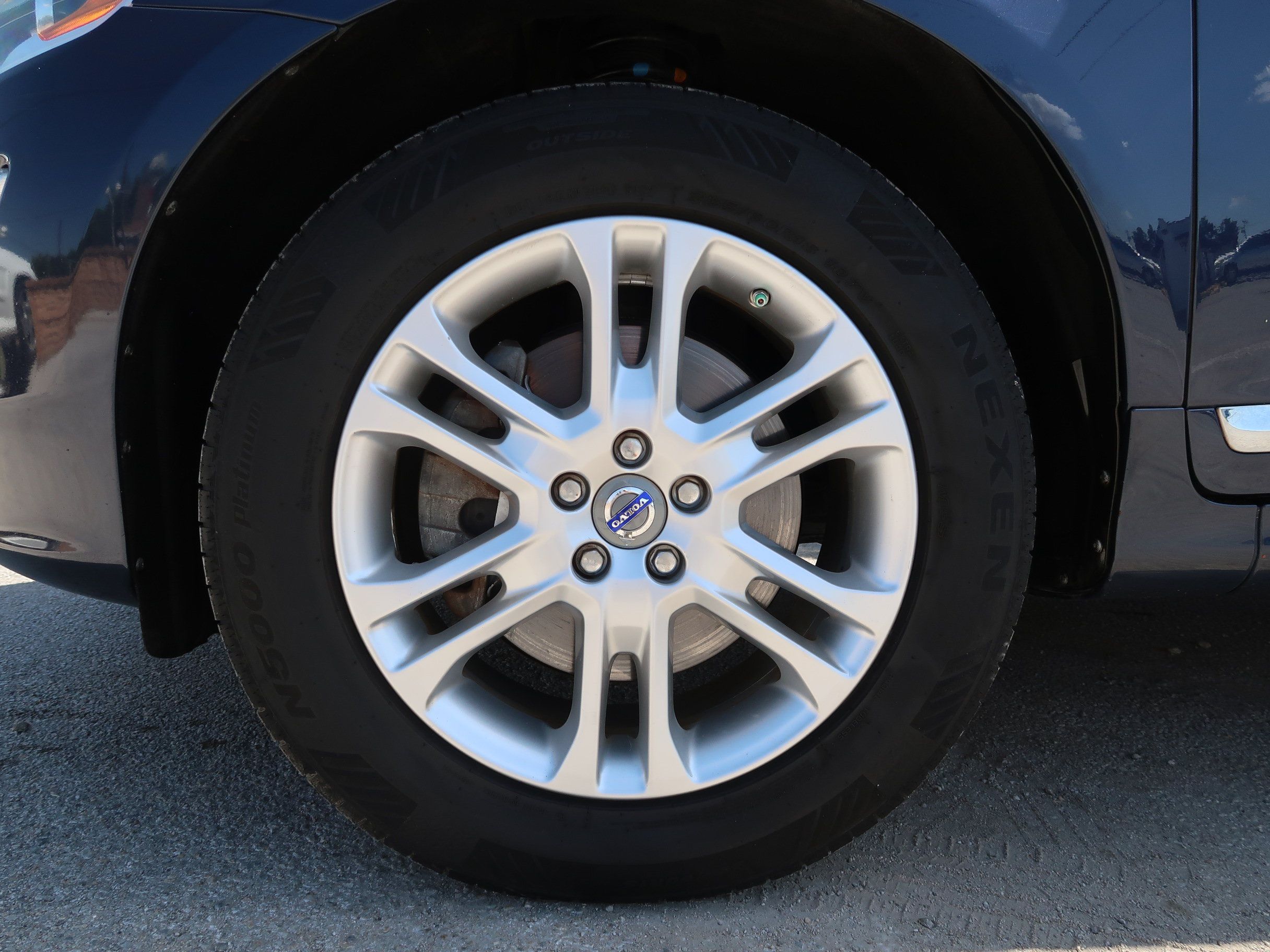 Used 2015 Volvo XC60 T5 Premier w/ Proximity Package FWD image 38