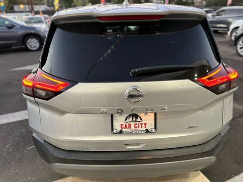 Used 2021 Nissan Rogue SV image 6