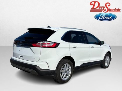 Used 2024 Ford Edge SEL w/ Convenience Package image 7