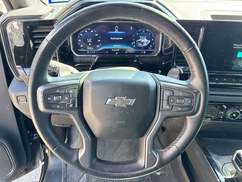 Used 2023 Chevrolet Silverado 1500 ZR2 w/ Technology Package image 18