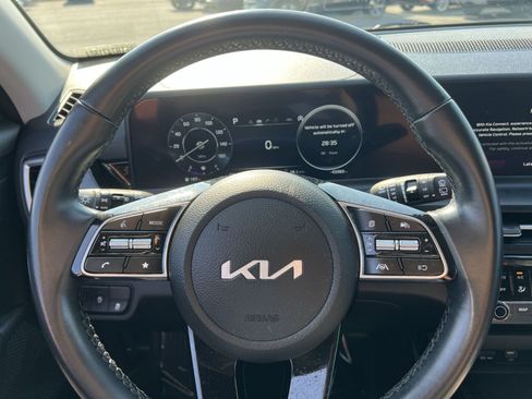 Used 2024 Kia Seltos S AWD/4WD image 16