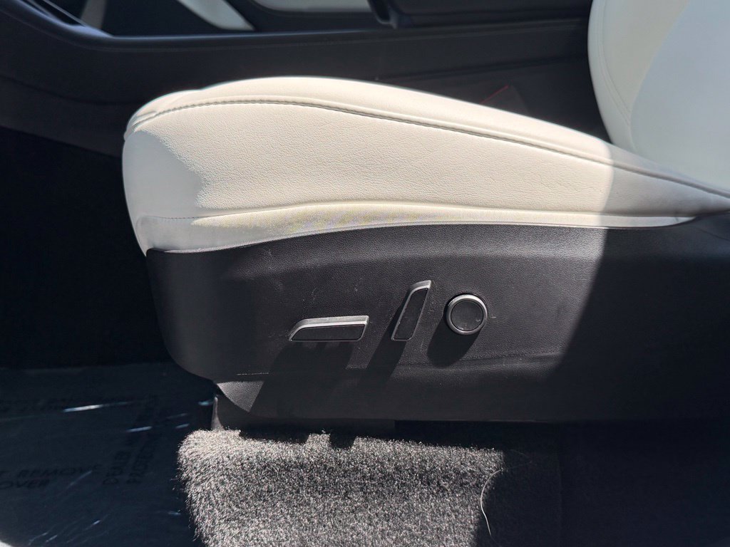 Used 2022 Tesla Model Y Performance AWD/4WD image 27
