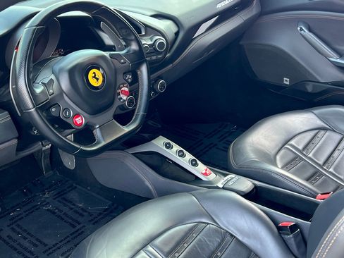 Used 2017 Ferrari 488 GTB RWD image 2