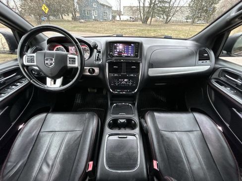 Used 2019 Dodge Grand Caravan GT image 22