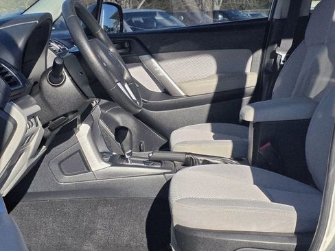 Used 2017 Subaru Forester 2.5i Premium w/ All-Weather Package image 7