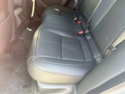 New 2026 Land Rover Range Rover Velar Dynamic SE image 14